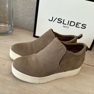 J/Slides Taupe Nubuck Sallie wedge Sneaker Size 8.5M